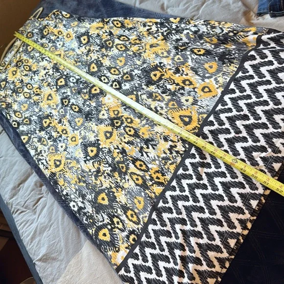 Like new D & Co Women’s Yellow,Black&White knit Midi Sundress with side slit LP - Picture 13 of 15